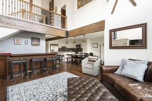 Apartamento, 4 habitaciones | Interior