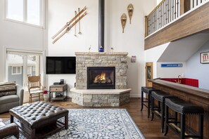 Condo, 4 Bedrooms | Living area
