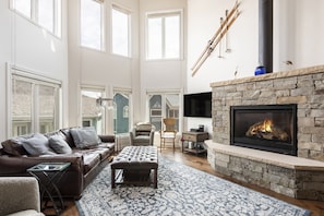 Condo, 4 Bedrooms | Living area