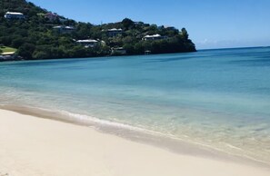 Beach nearby, sun loungers, beach towels