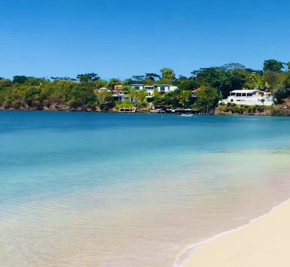 Beach nearby, sun-loungers, beach towels