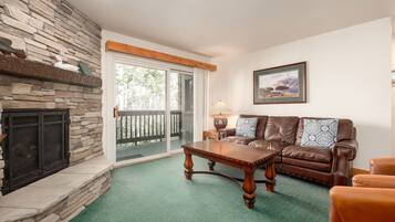 Condo, 2 Bedrooms | Interior