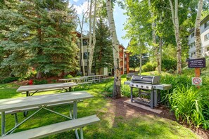 Condo, 2 Bedrooms | Outdoor dining