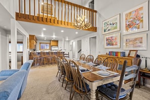 Condo, 5 Bedrooms | Dining