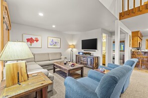 Appart'hôtel, 5 chambres | Coin séjour