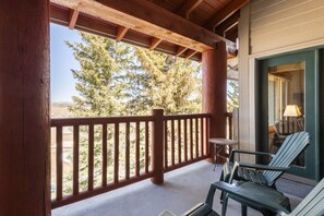 Condo, 5 habitaciones | Balcón