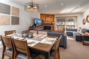 Condo, 2 Bedrooms | Dining