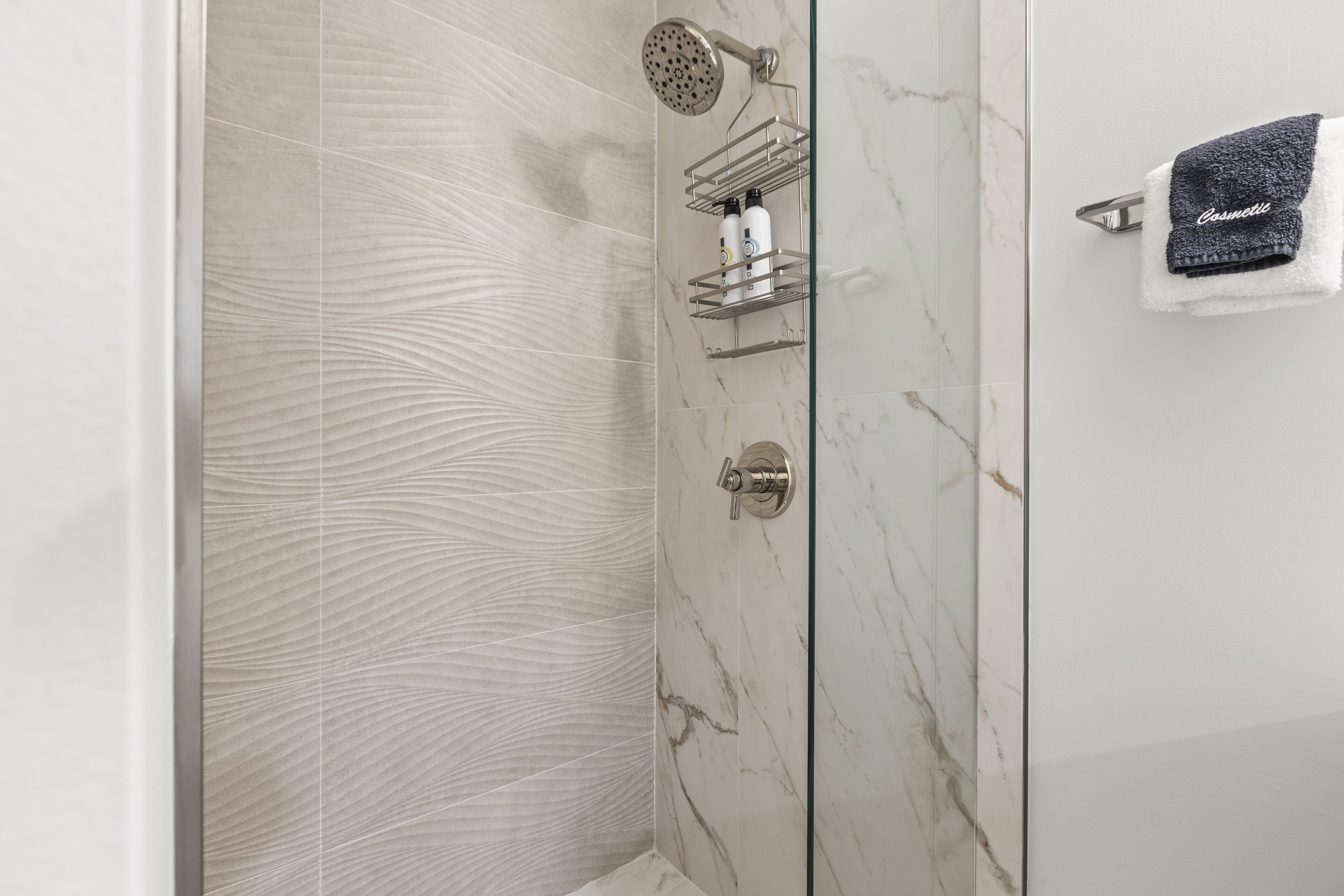 Estudio | Baño | Toallas y shampoo 