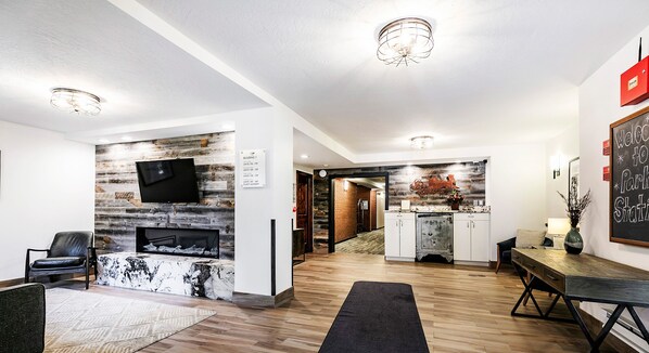 Condo, 2 Bedrooms | Interior