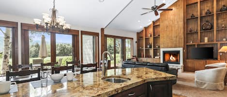 Townhome, 4 Bedrooms | Private kitchen | Fridge, coffee/tea maker, toaster