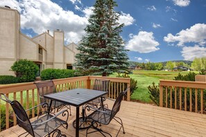 Condo, 2 habitaciones | Restaurante al aire libre