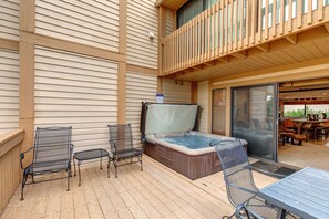 Condo, 2 habitaciones | Restaurante al aire libre