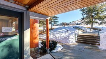 Condo, 1 Bedroom | Property grounds