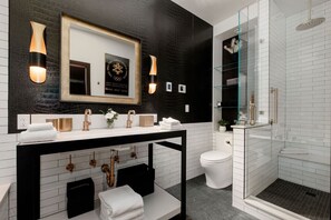 Appartement, 3 slaapkamers | Badkamer | Handdoeken, shampoo