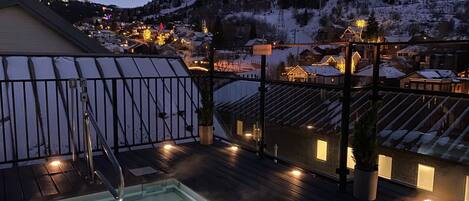 Condo, 3 Bedrooms | Outdoor spa tub