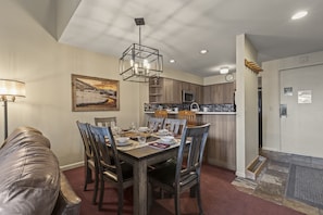 Condo, 2 Bedrooms | Dining