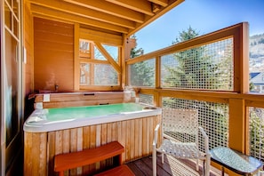 Private spa tub
