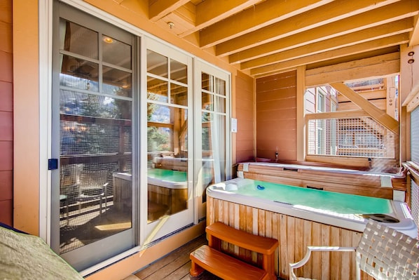 Private spa tub