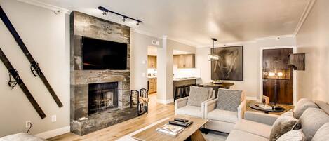 Condo, 1 Bedroom | Living area