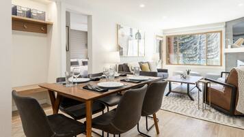 Condo, 2 Bedrooms | Dining