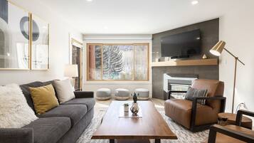 Condo, 2 Bedrooms | Interior