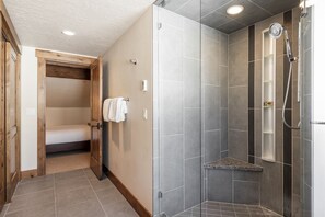 Condo, 5 habitaciones | Interior