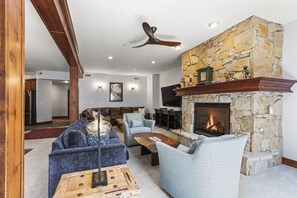Condo, 4 Bedrooms | Living area