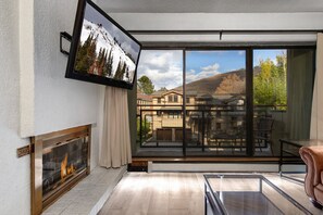 Condo, 2 Bedrooms | Interior