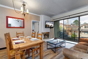 Condo, 2 Bedrooms | Interior