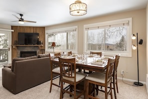 Condo, 2 Bedrooms | Dining