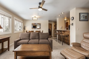 Condo, 2 Bedrooms | Interior