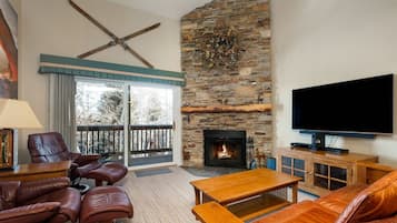 Condo, 2 Bedrooms | Interior