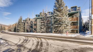 ์ฝ๋, ์นจ์ค 1๊ฐ | ์ธ๊ด