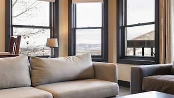 4 bedrooms, individually decorated, individually furnished