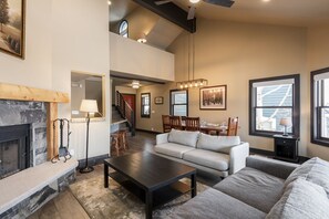 联排别墅, 4 间卧室 | 客厅