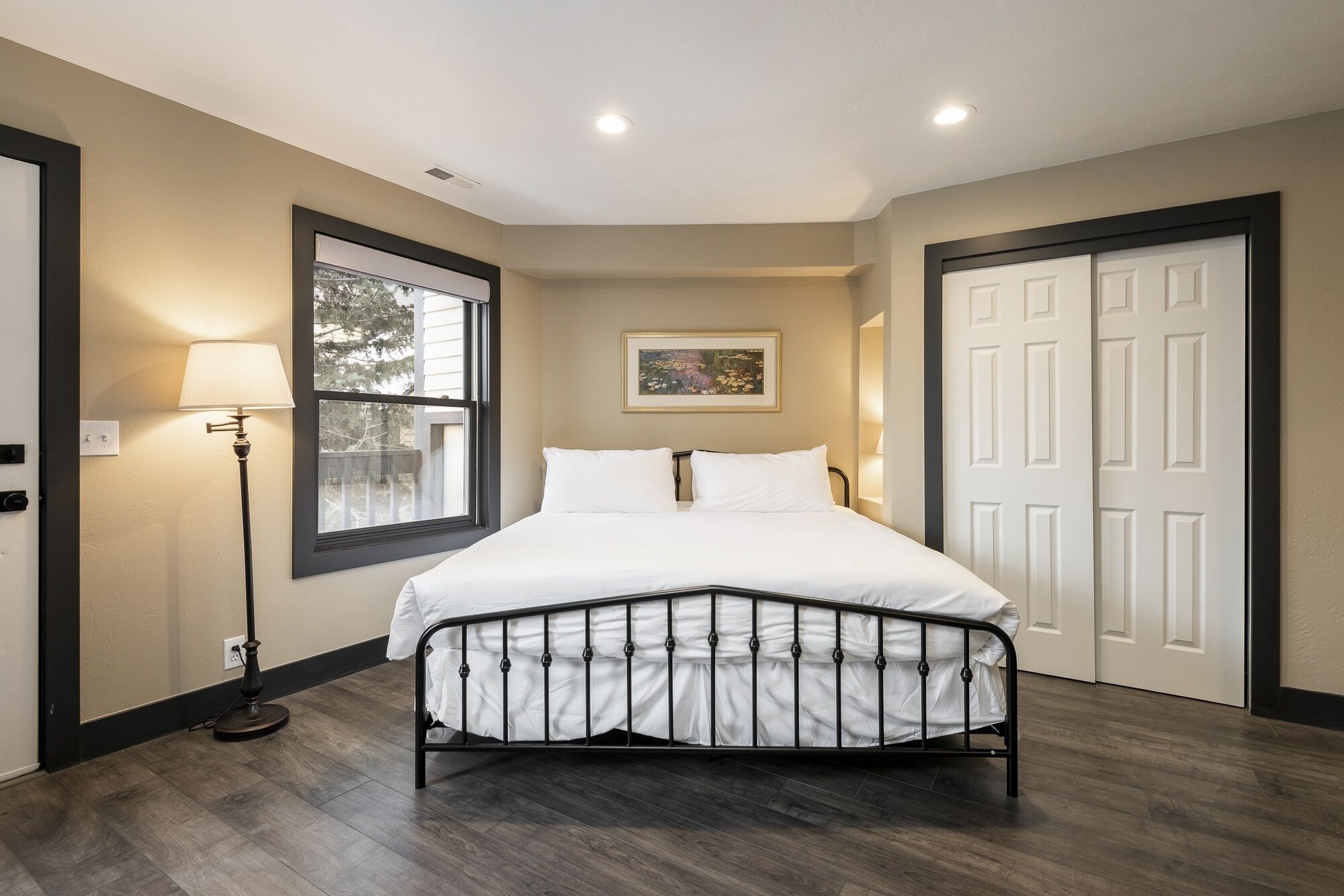 4 bedrooms, individually decorated, individually furnished