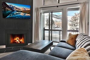 Condo, 2 Bedrooms | Living area | Smart TV