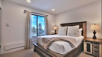 Condo, 2 Bedrooms | 2 bedrooms, individually decorated, individually furnished