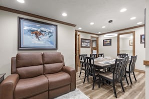 Dining - Snow Flower 071 3 Bedroom Condo by RedAwning (Park City)