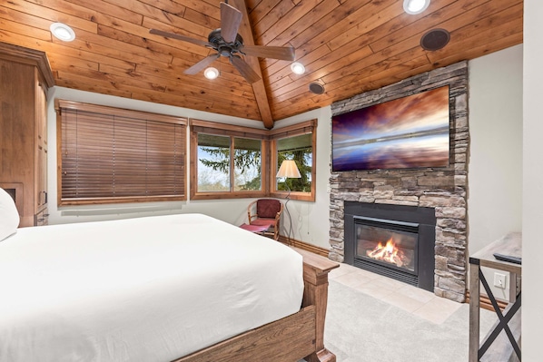 Condo, 3 Bedrooms | 3 bedrooms, individually decorated, individually furnished