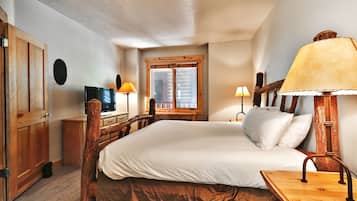 Condo, 2 Bedrooms | 2 bedrooms, individually decorated, individually furnished