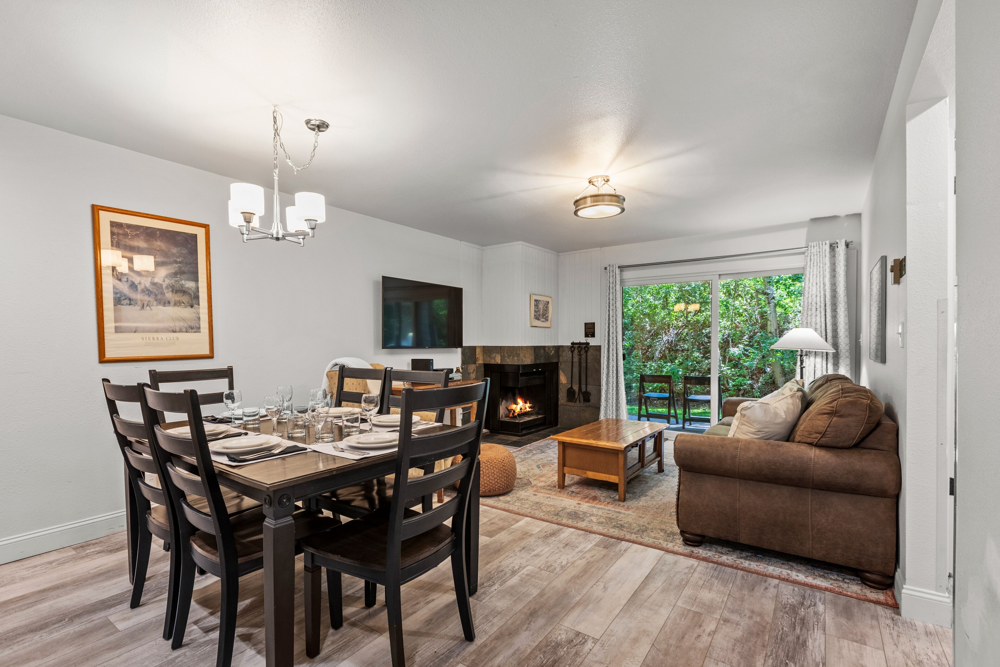 Condo, 2 Bedrooms | Dining