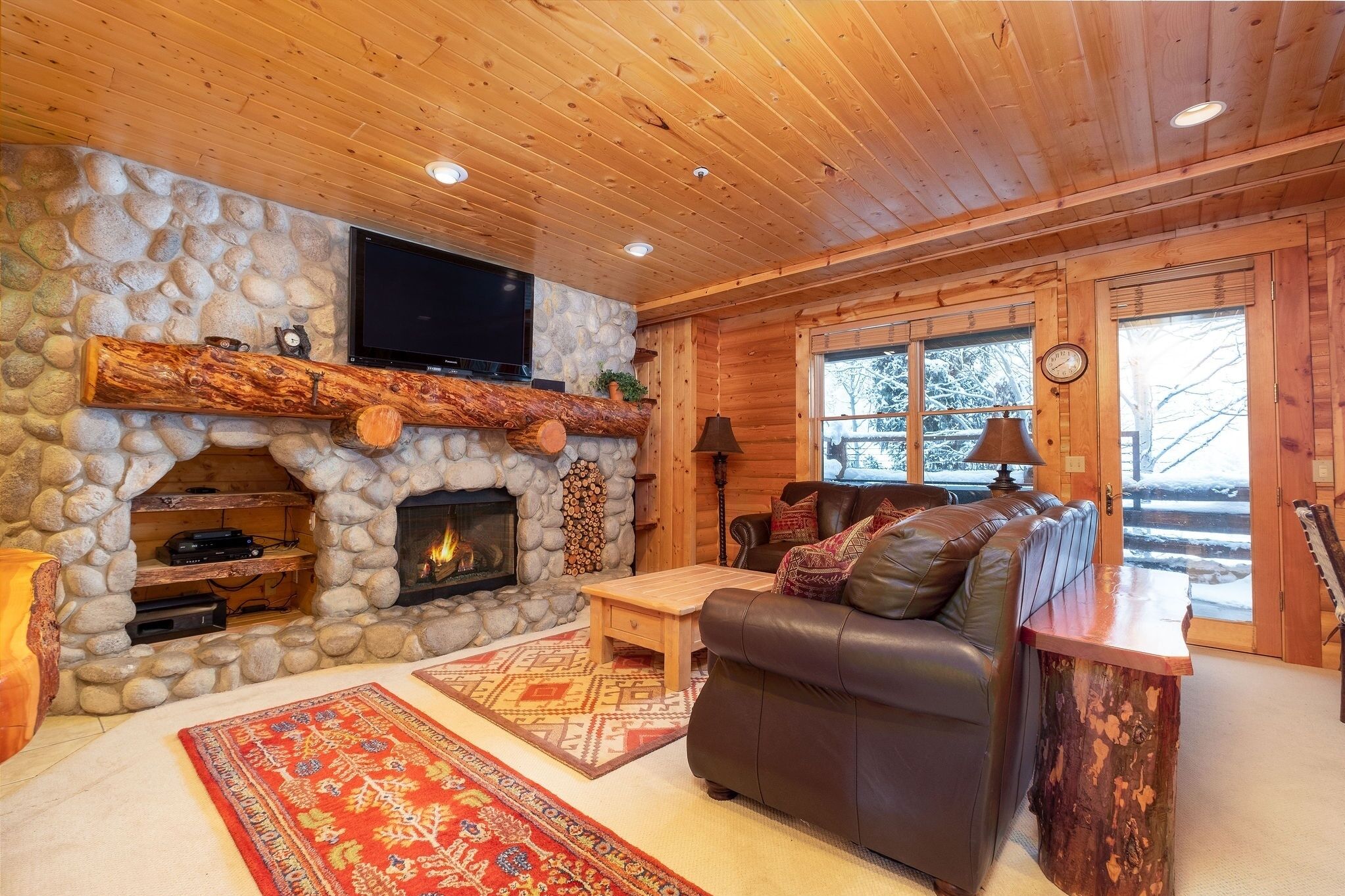 Condo, 2 Bedrooms | Living area