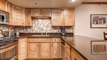 Appart'hÎtel, 2 chambres | Cuisine privée