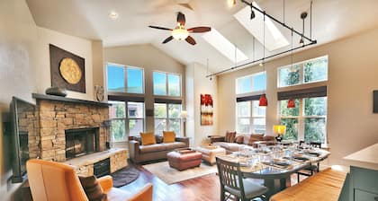 Woodside Haus 3 Bedroom Home by RedAwning