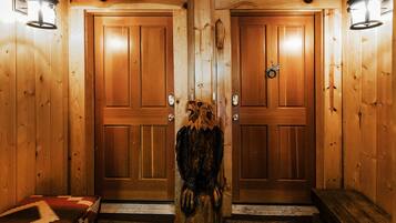 المنشأة من الداخل