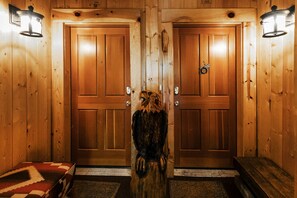 المنشأة من الداخل