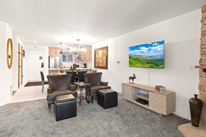 公寓客房, 2 間臥室 | 起居區