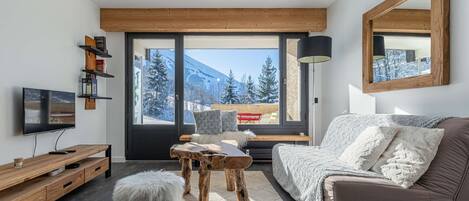 Televisie en een open haard