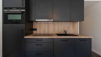 Réfrigérateur, micro-ondes, four, lave-vaisselle